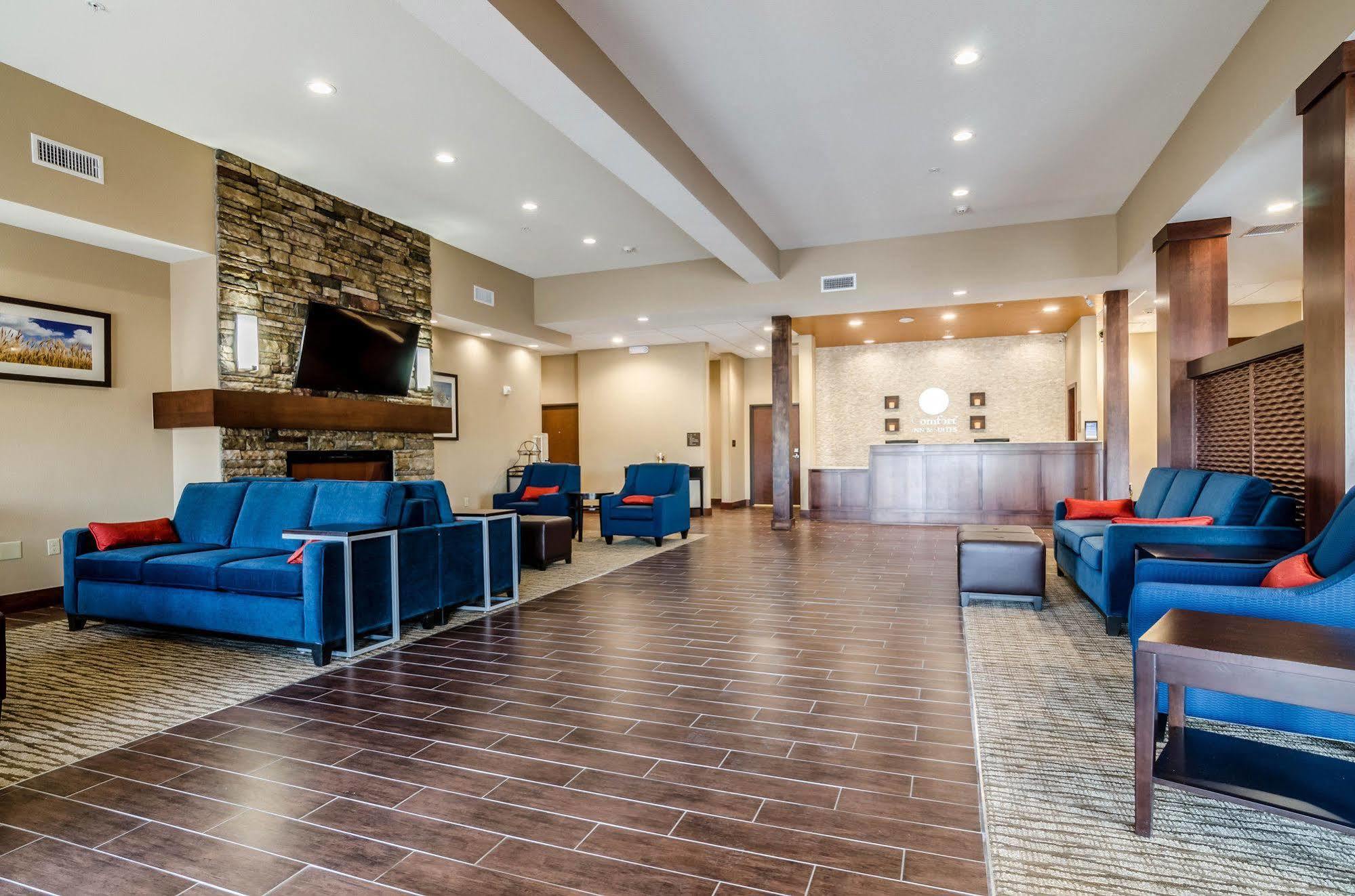 Comfort Inn & Suites Augusta المظهر الخارجي الصورة