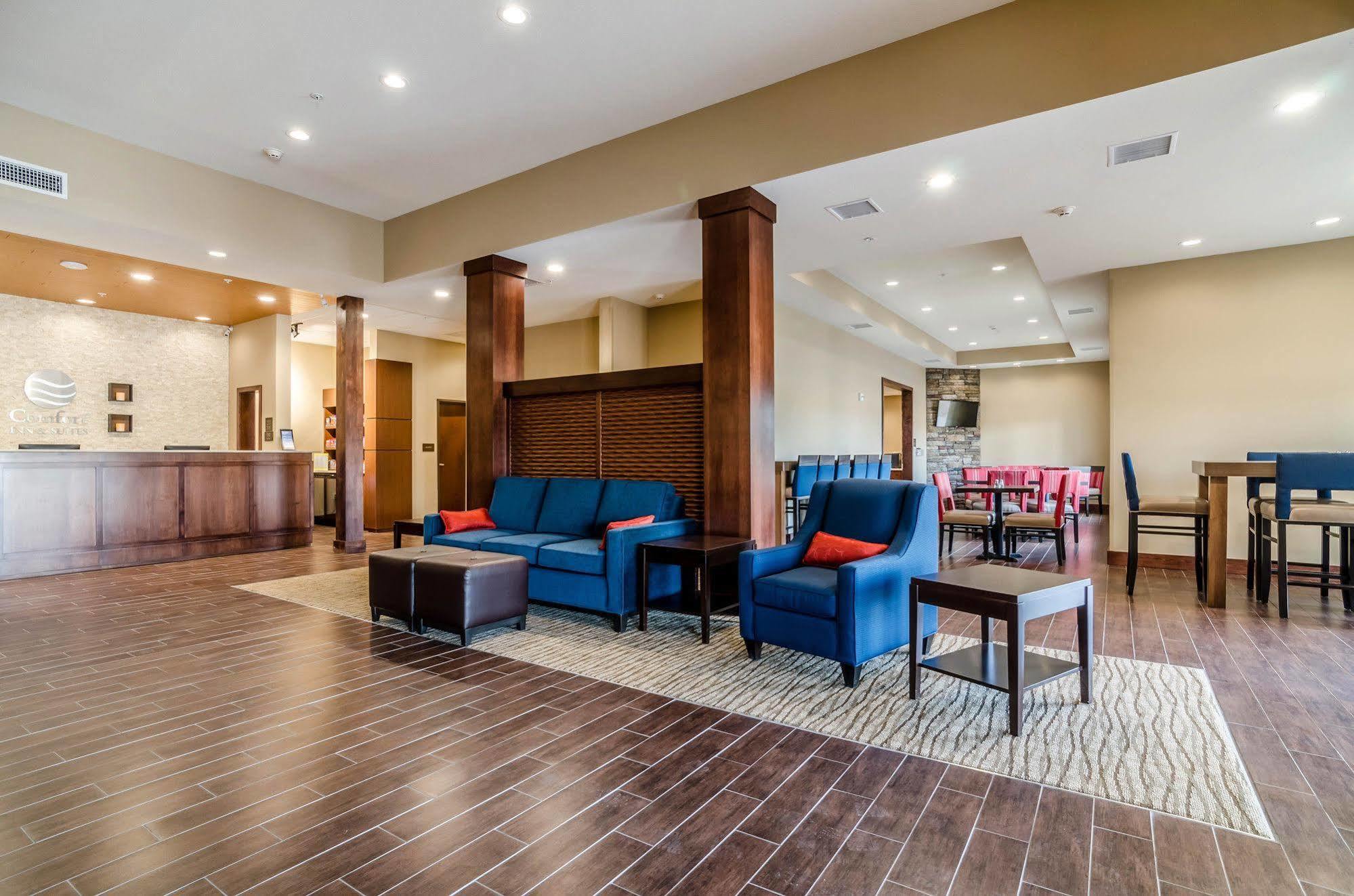 Comfort Inn & Suites Augusta المظهر الخارجي الصورة