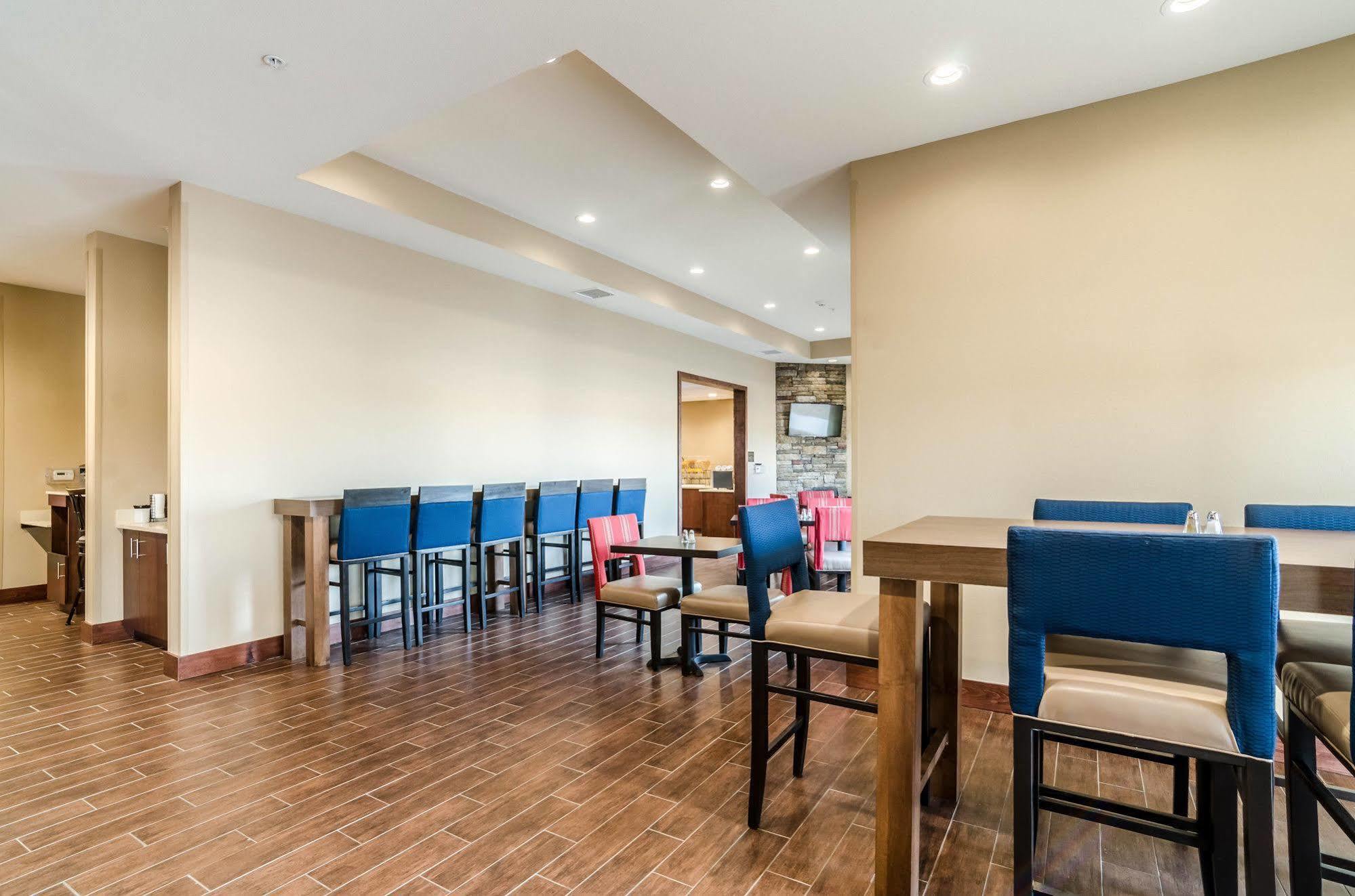 Comfort Inn & Suites Augusta المظهر الخارجي الصورة